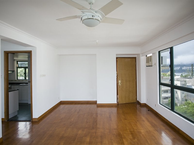 https://img.propertyraptor.com/cdn-cgi/imagedelivery/KD5bF_AFL0JDTbKLWF7z9g/ap8/ap8_001/hornet/prp/img/f4539b4651cf1db0aaf47cc2fcc1af1d.jpg/public