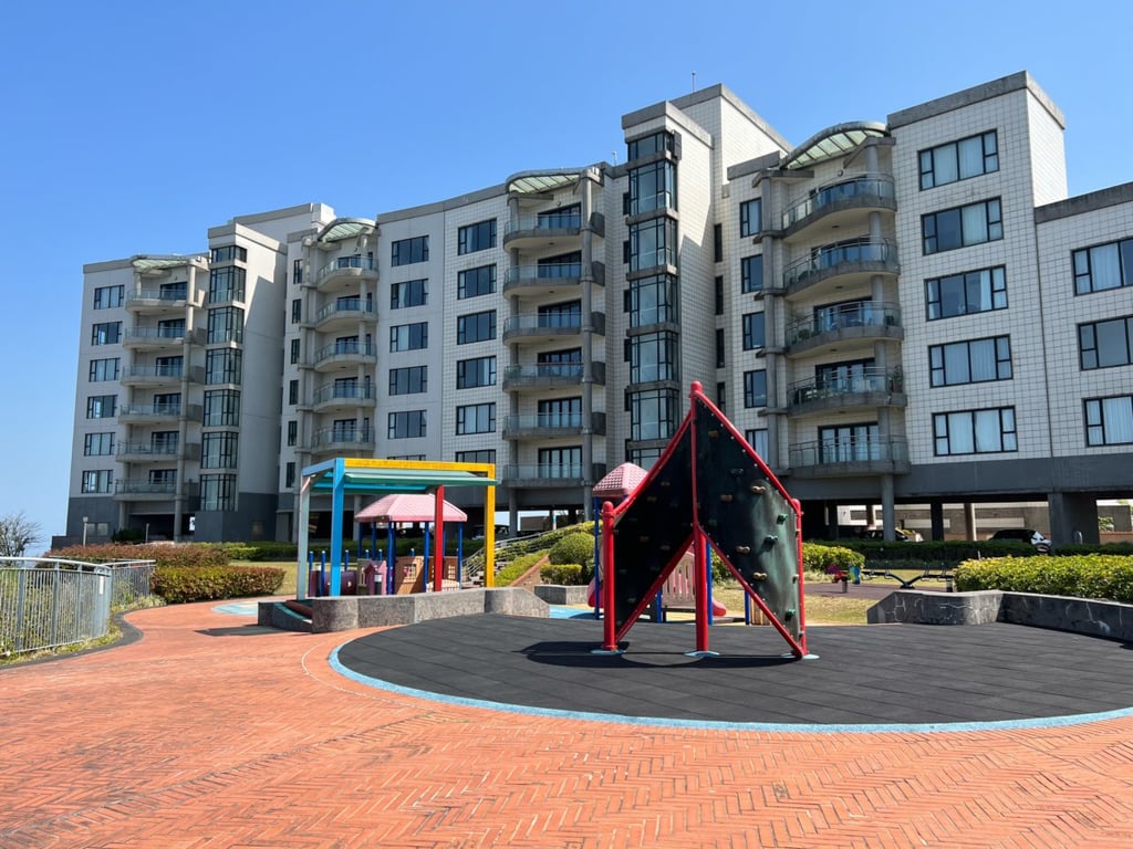 https://img.propertyraptor.com/cdn-cgi/imagedelivery/KD5bF_AFL0JDTbKLWF7z9g/ap8/ap8_001/hornet/prp/img/f456418101ad676516bb89b6f14e7ee1.jpg/public