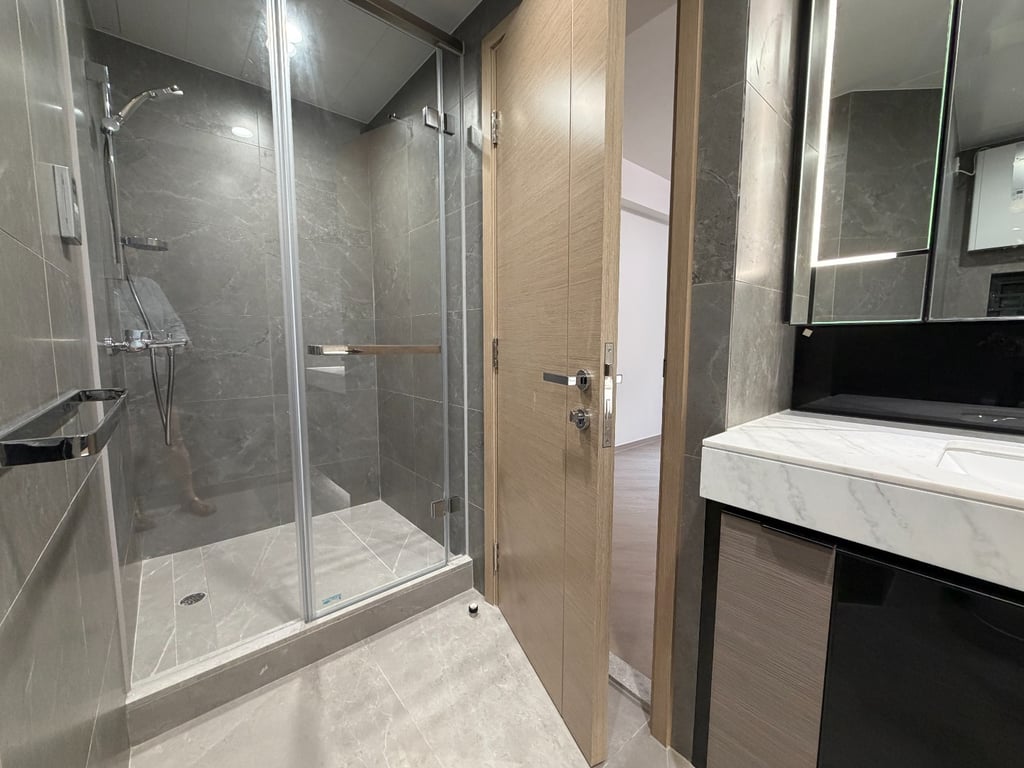 https://img.propertyraptor.com/cdn-cgi/imagedelivery/KD5bF_AFL0JDTbKLWF7z9g/ap8/ap8_001/hornet/prp/img/f4632263b389d51690cd522e54301558-wtm.jpg/public