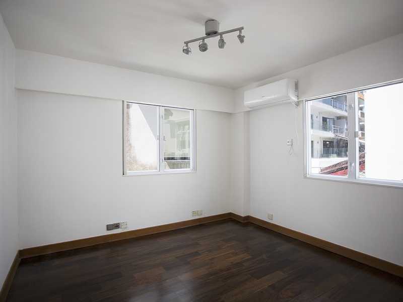 https://img.propertyraptor.com/cdn-cgi/imagedelivery/KD5bF_AFL0JDTbKLWF7z9g/ap8/ap8_001/hornet/prp/img/f4689e37d2f966a4d9a18e2fbb3aa06a.jpg/public