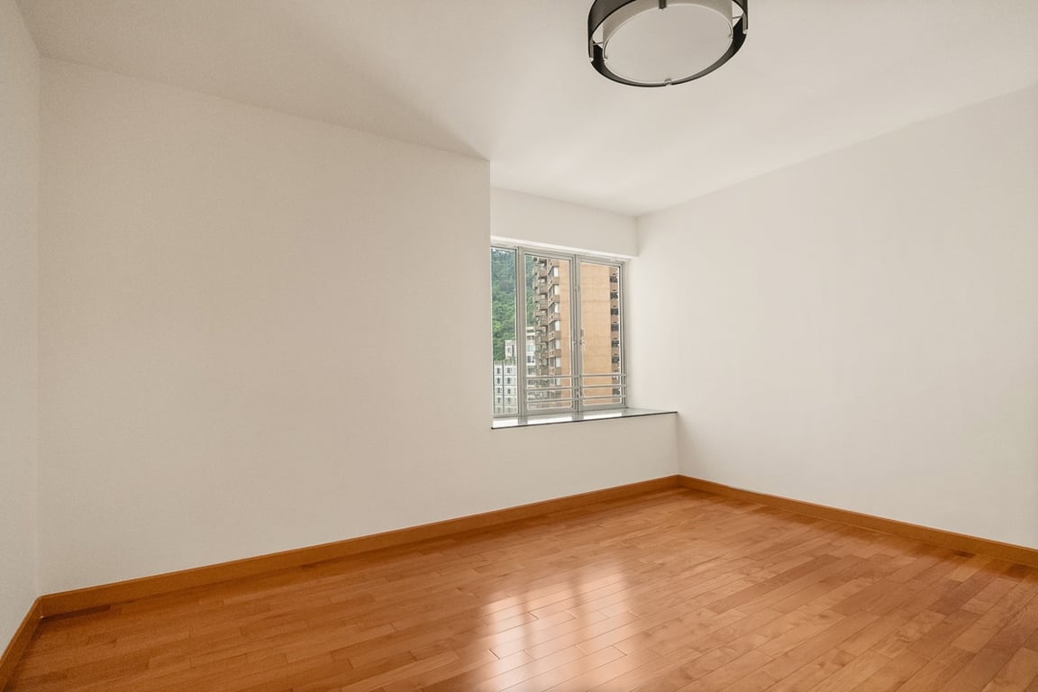 https://img.propertyraptor.com/cdn-cgi/imagedelivery/KD5bF_AFL0JDTbKLWF7z9g/ap8/ap8_001/hornet/prp/img/f4786e93d3331bd01a39264d1e319bfd-wtm.jpg/public