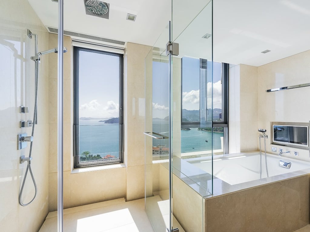 https://img.propertyraptor.com/cdn-cgi/imagedelivery/KD5bF_AFL0JDTbKLWF7z9g/ap8/ap8_001/hornet/prp/img/f4913500b4ffb8e048917dde909ccb1f.jpg/public