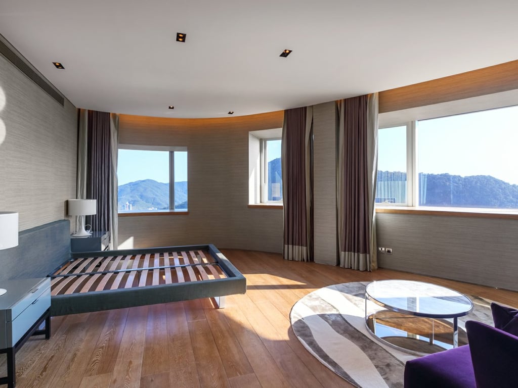 https://img.propertyraptor.com/cdn-cgi/imagedelivery/KD5bF_AFL0JDTbKLWF7z9g/ap8/ap8_001/hornet/prp/img/f4cdcd17b9368038ed6b6ed7c6838b57.jpg/public
