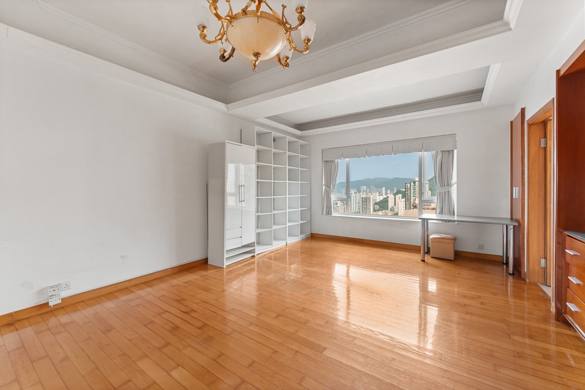 https://img.propertyraptor.com/cdn-cgi/imagedelivery/KD5bF_AFL0JDTbKLWF7z9g/ap8/ap8_001/hornet/prp/img/f4d505b7ffba932a0a571fdd89639bfa-wtm.jpg/public