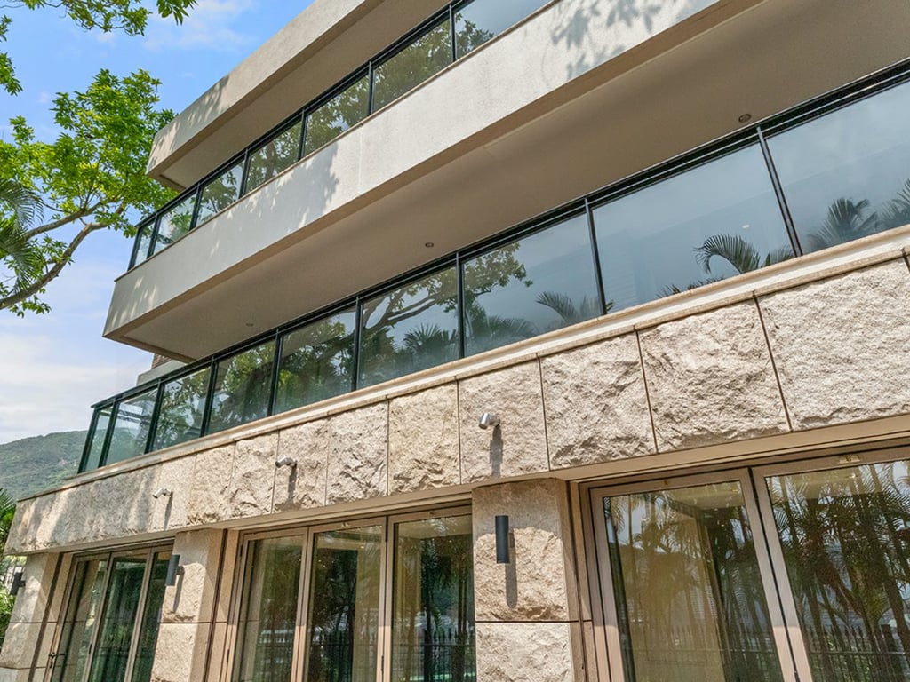 https://img.propertyraptor.com/cdn-cgi/imagedelivery/KD5bF_AFL0JDTbKLWF7z9g/ap8/ap8_001/hornet/prp/img/f4e6dc58b0093278bbbb8e13d2e1cb45.jpg/public