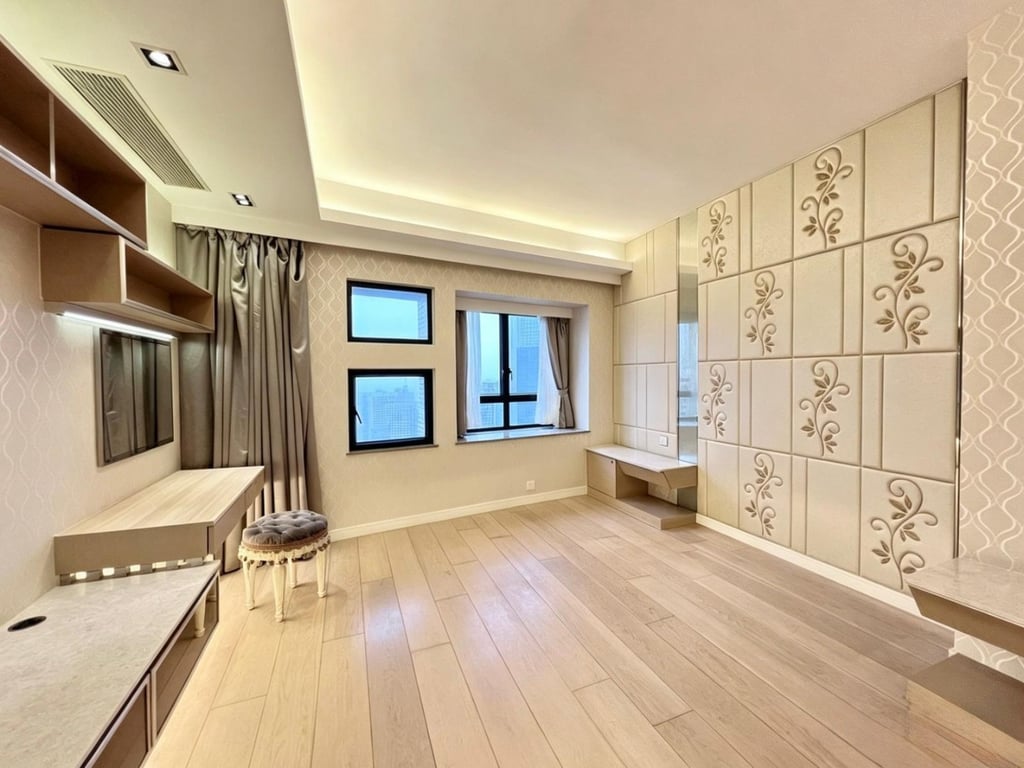 https://img.propertyraptor.com/cdn-cgi/imagedelivery/KD5bF_AFL0JDTbKLWF7z9g/ap8/ap8_001/hornet/prp/img/f50d650e0a26d313dc1733751c419c74-wtm.jpg/public