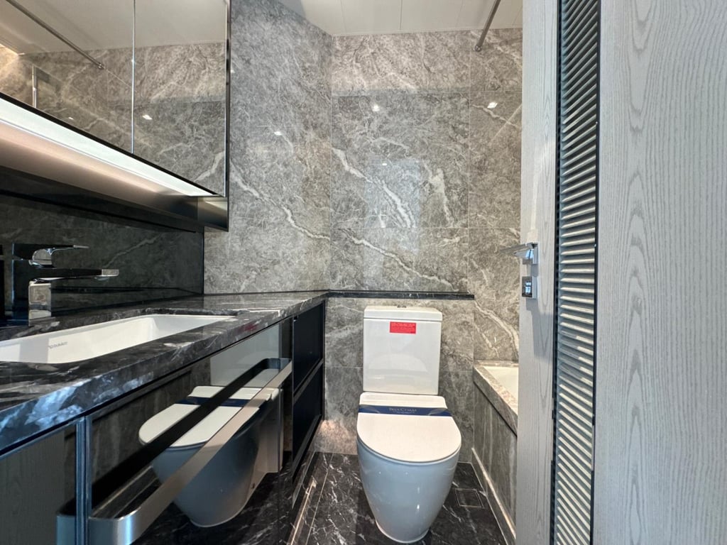 https://img.propertyraptor.com/cdn-cgi/imagedelivery/KD5bF_AFL0JDTbKLWF7z9g/ap8/ap8_001/hornet/prp/img/f513a4cbbbe0e288196026369de5b0bc-wtm.jpg/public