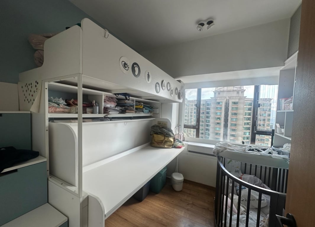 https://img.propertyraptor.com/cdn-cgi/imagedelivery/KD5bF_AFL0JDTbKLWF7z9g/ap8/ap8_001/hornet/prp/img/f51ce333df24d042745d0c04b95ab2b3-wtm.jpg/public