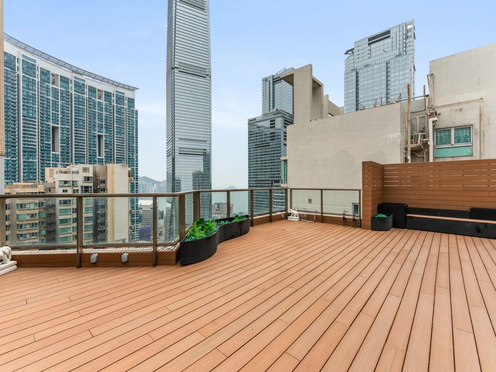 https://img.propertyraptor.com/cdn-cgi/imagedelivery/KD5bF_AFL0JDTbKLWF7z9g/ap8/ap8_001/hornet/prp/img/f51d73b23777bc187c643015f656173c-wtm.jpg/public