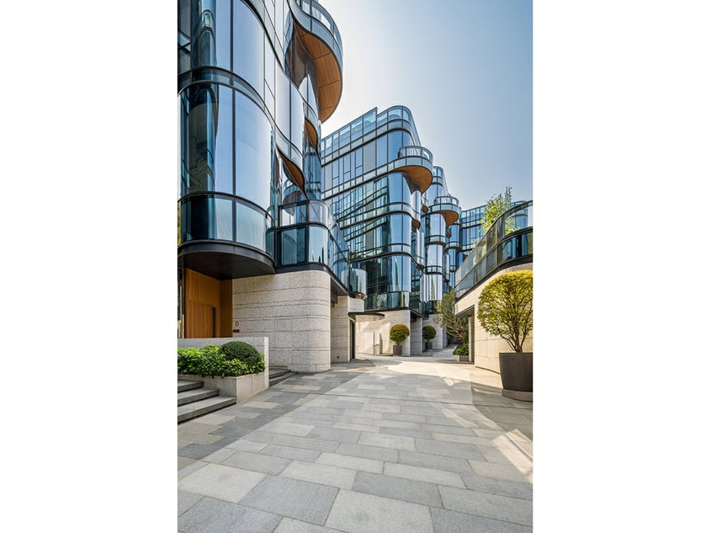 https://img.propertyraptor.com/cdn-cgi/imagedelivery/KD5bF_AFL0JDTbKLWF7z9g/ap8/ap8_001/hornet/prp/img/f524a115b4f0cdc6f81c5f527df9e651.jpg/public