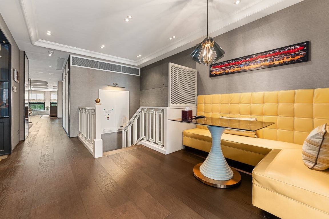 https://img.propertyraptor.com/cdn-cgi/imagedelivery/KD5bF_AFL0JDTbKLWF7z9g/ap8/ap8_001/hornet/prp/img/f5358f8e43fc7948d6477449e6916325-wtm.jpg/public