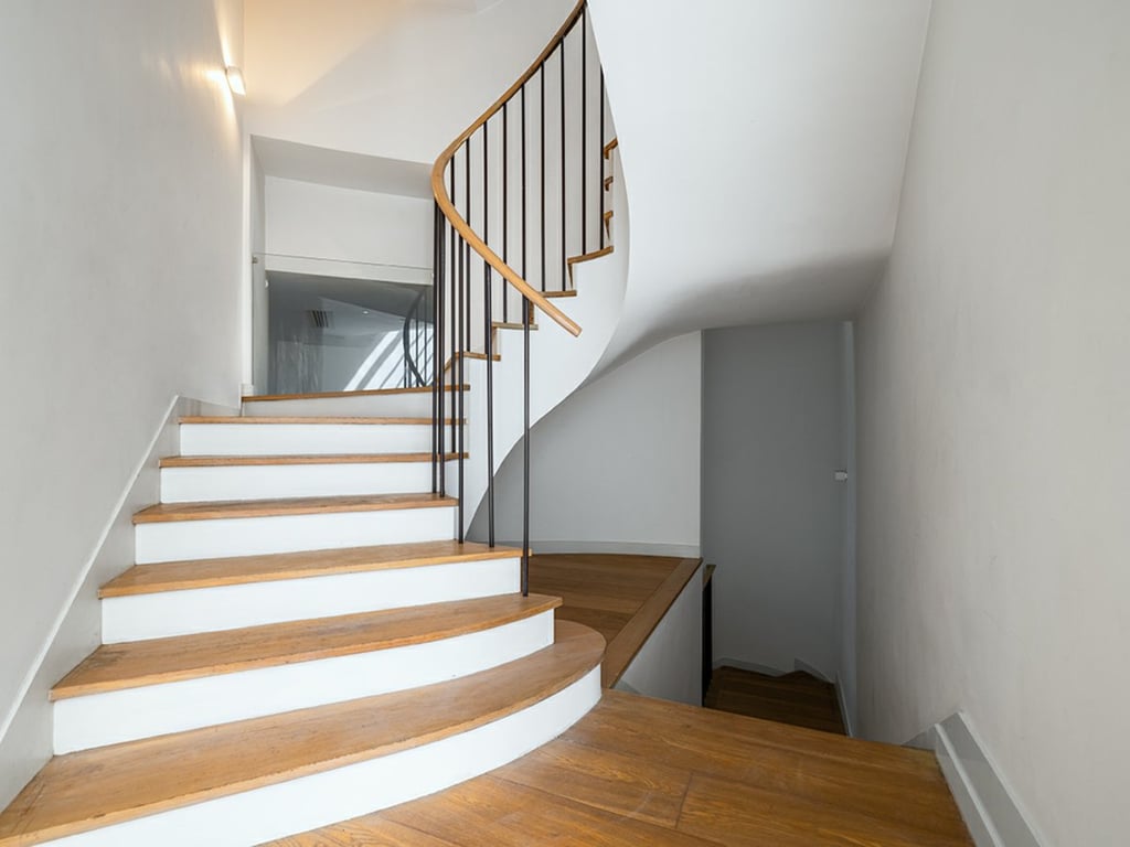 https://img.propertyraptor.com/cdn-cgi/imagedelivery/KD5bF_AFL0JDTbKLWF7z9g/ap8/ap8_001/hornet/prp/img/f560d7683ad967fd8947888023e3785d-wtm.jpg/public