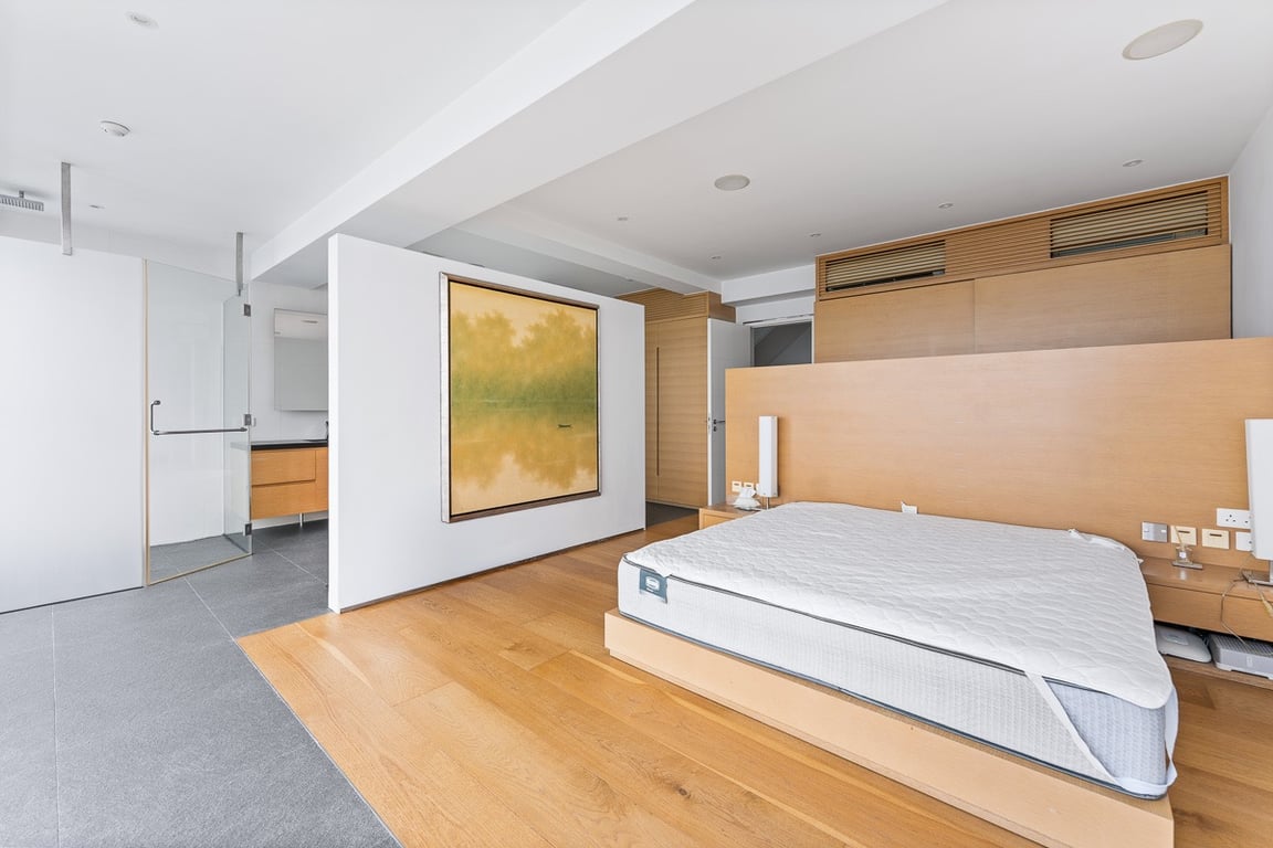 https://img.propertyraptor.com/cdn-cgi/imagedelivery/KD5bF_AFL0JDTbKLWF7z9g/ap8/ap8_001/hornet/prp/img/f5779600152098f72f4c82bf2ebf25eb-wtm.jpg/public
