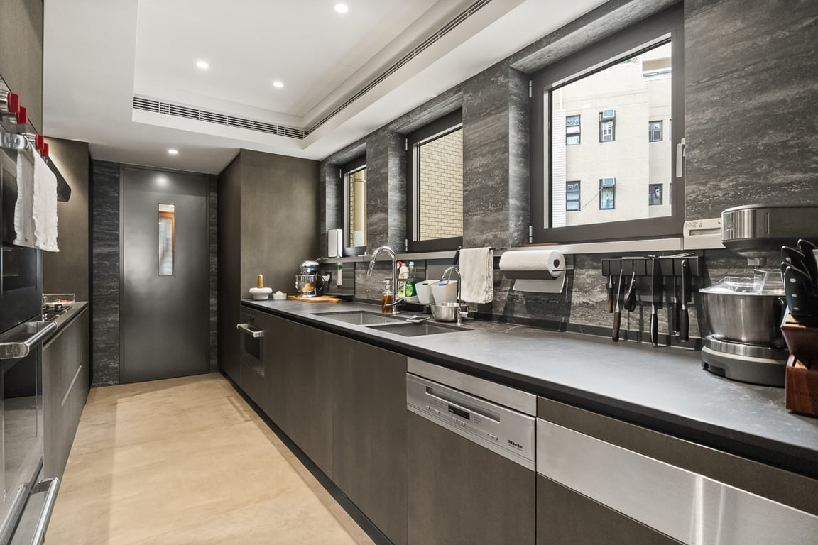 https://img.propertyraptor.com/cdn-cgi/imagedelivery/KD5bF_AFL0JDTbKLWF7z9g/ap8/ap8_001/hornet/prp/img/f58292ed389a2856d95cf2df703b83cb-wtm.jpg/public