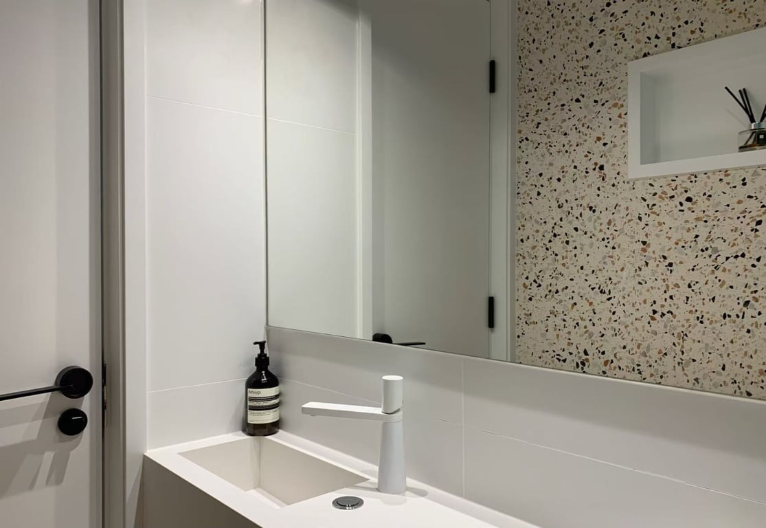 https://img.propertyraptor.com/cdn-cgi/imagedelivery/KD5bF_AFL0JDTbKLWF7z9g/ap8/ap8_001/hornet/prp/img/f584b0fb49a42b2e62f7ac7c3abc8e5d-wtm.jpg/public