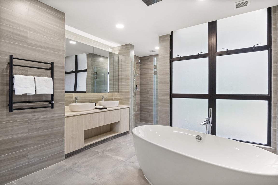 https://img.propertyraptor.com/cdn-cgi/imagedelivery/KD5bF_AFL0JDTbKLWF7z9g/ap8/ap8_001/hornet/prp/img/f58542de614390a7dd2faaf659908739-wtm.jpg/public