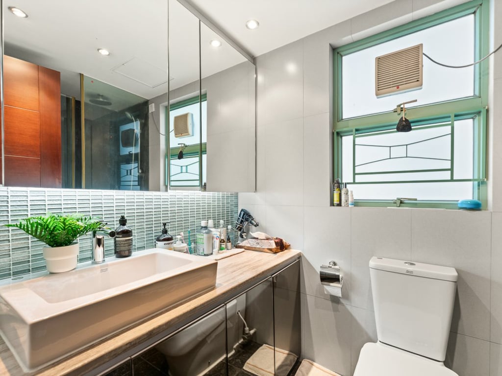https://img.propertyraptor.com/cdn-cgi/imagedelivery/KD5bF_AFL0JDTbKLWF7z9g/ap8/ap8_001/hornet/prp/img/f5c19146a535e7358a43ff89272d2cd5-wtm.jpg/public