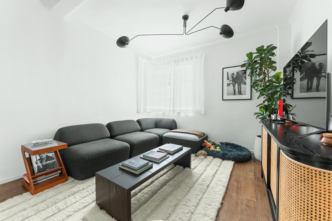 https://img.propertyraptor.com/cdn-cgi/imagedelivery/KD5bF_AFL0JDTbKLWF7z9g/ap8/ap8_001/hornet/prp/img/f608660d0270f7bedb6ac8ee5aa6493e-wtm.jpg/public