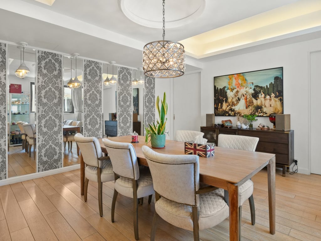 https://img.propertyraptor.com/cdn-cgi/imagedelivery/KD5bF_AFL0JDTbKLWF7z9g/ap8/ap8_001/hornet/prp/img/f60a57ccd1acf723badbd127615c4bc8.jpg/public
