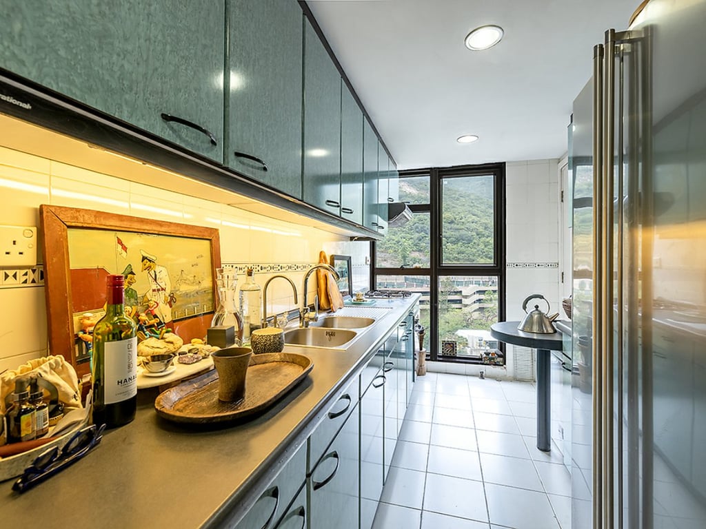 https://img.propertyraptor.com/cdn-cgi/imagedelivery/KD5bF_AFL0JDTbKLWF7z9g/ap8/ap8_001/hornet/prp/img/f6bbe9446a9fd7a74aead11917fc3c93.jpg/public