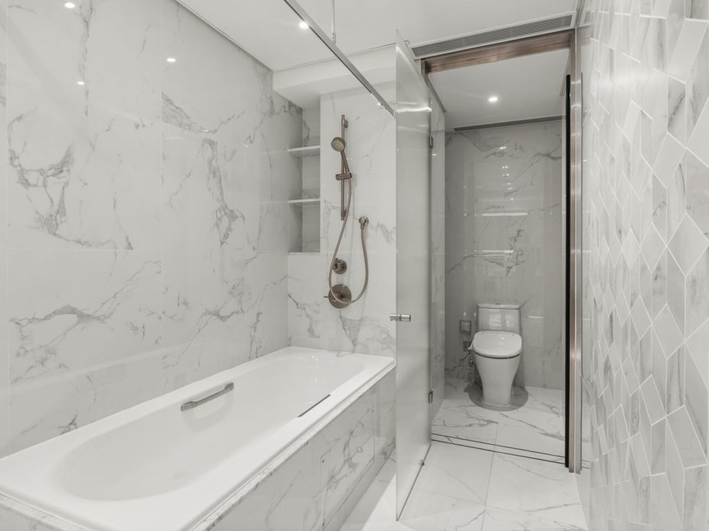 https://img.propertyraptor.com/cdn-cgi/imagedelivery/KD5bF_AFL0JDTbKLWF7z9g/ap8/ap8_001/hornet/prp/img/f725775f4b00f131ae67108df6c946d4-wtm.jpg/public