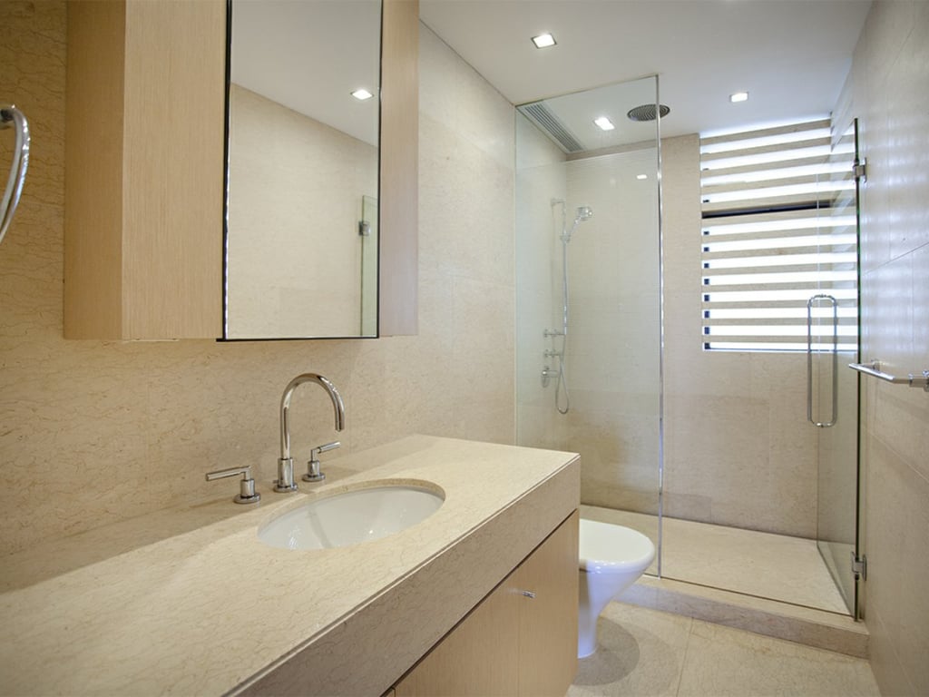 https://img.propertyraptor.com/cdn-cgi/imagedelivery/KD5bF_AFL0JDTbKLWF7z9g/ap8/ap8_001/hornet/prp/img/f7af815af1f2d620952dc7ef3bab7dae.jpg/public
