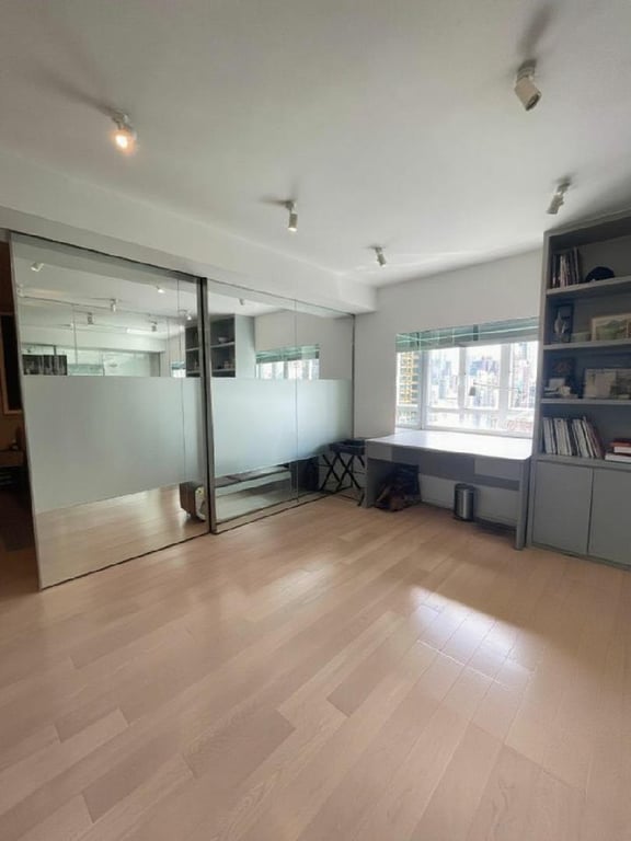 https://img.propertyraptor.com/cdn-cgi/imagedelivery/KD5bF_AFL0JDTbKLWF7z9g/ap8/ap8_001/hornet/prp/img/f7b377c53c38b9907a9112ae9babd990-wtm.jpg/public