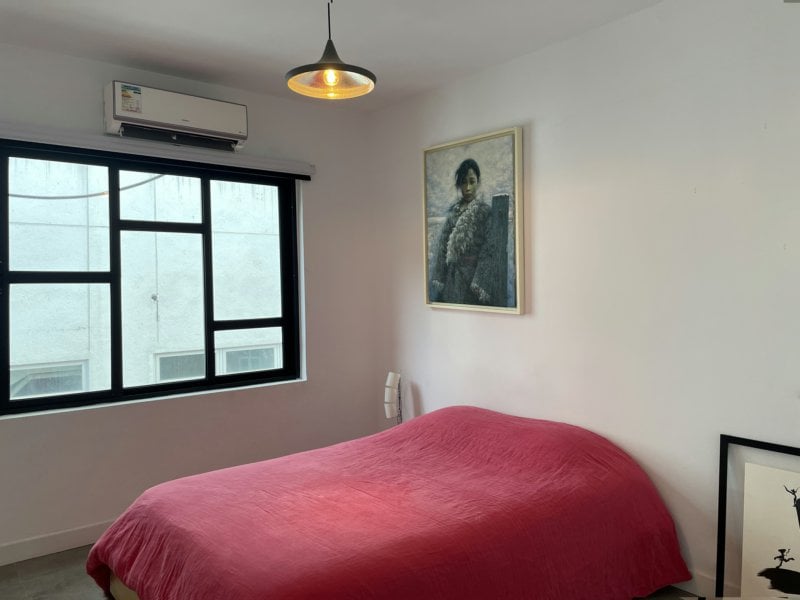 https://img.propertyraptor.com/cdn-cgi/imagedelivery/KD5bF_AFL0JDTbKLWF7z9g/ap8/ap8_001/hornet/prp/img/f7c1c37ee56b84e65424ffb1a1365fbe.jpg/public