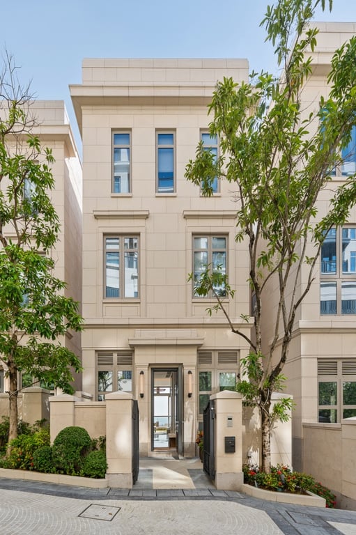 https://img.propertyraptor.com/cdn-cgi/imagedelivery/KD5bF_AFL0JDTbKLWF7z9g/ap8/ap8_001/hornet/prp/img/f8062814e3becbd5e534de5c3f7a1f38-wtm.jpg/public