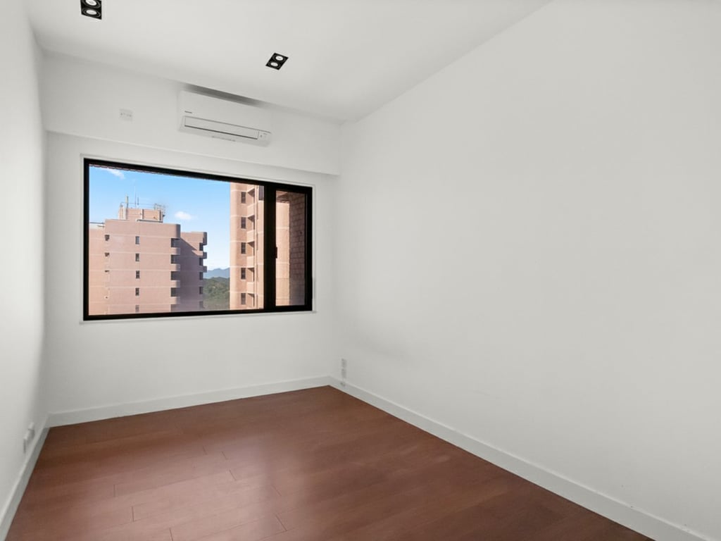https://img.propertyraptor.com/cdn-cgi/imagedelivery/KD5bF_AFL0JDTbKLWF7z9g/ap8/ap8_001/hornet/prp/img/f868476d5f055799f5a763f3371c95b3-wtm.jpg/public