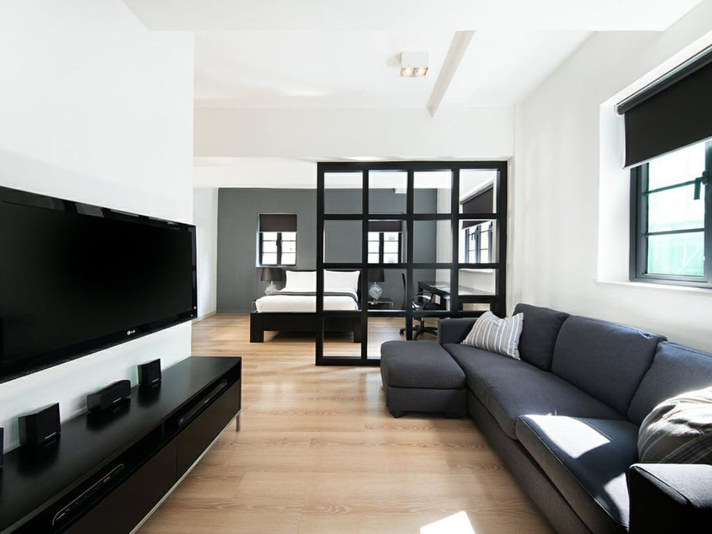 https://img.propertyraptor.com/cdn-cgi/imagedelivery/KD5bF_AFL0JDTbKLWF7z9g/ap8/ap8_001/hornet/prp/img/f892d9c5be781e8a0e5de01f2504bc38.jpg/public