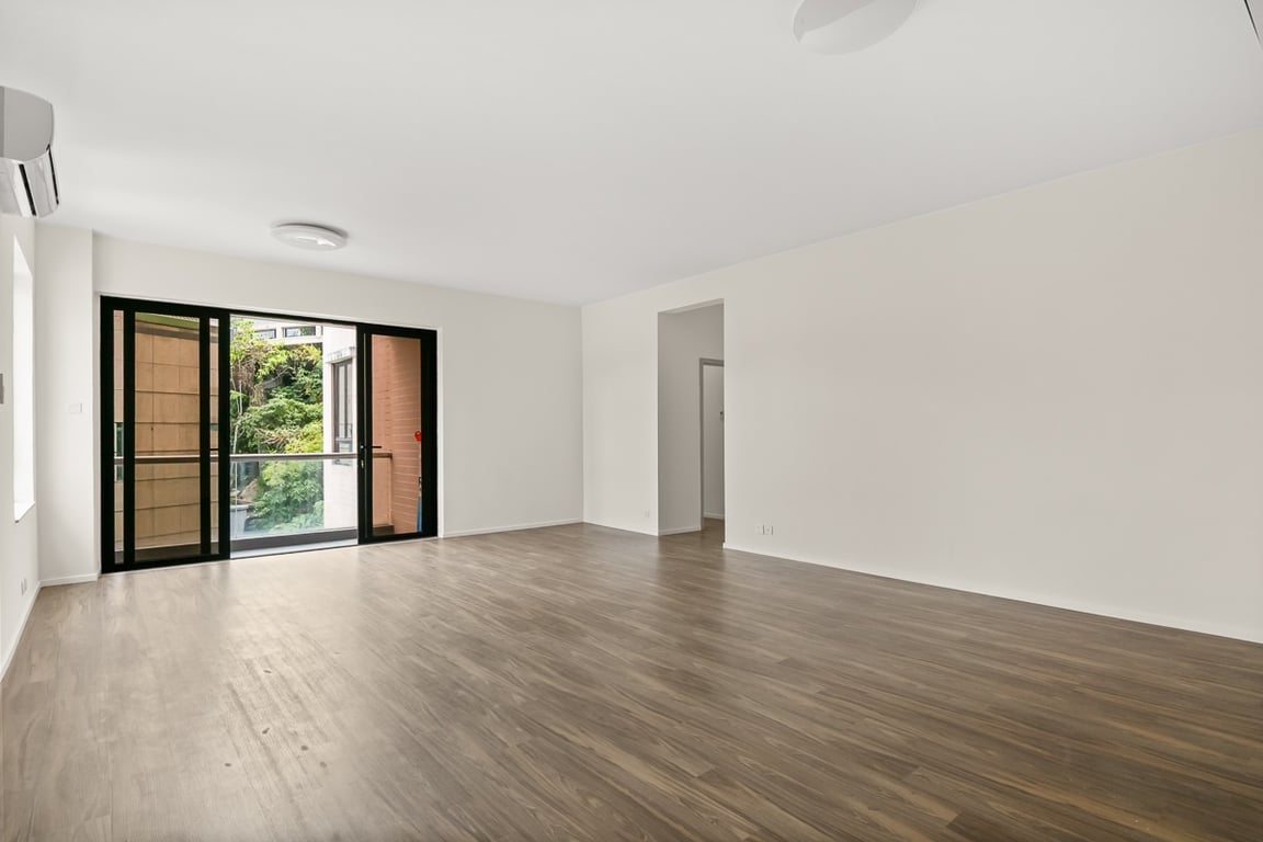 https://img.propertyraptor.com/cdn-cgi/imagedelivery/KD5bF_AFL0JDTbKLWF7z9g/ap8/ap8_001/hornet/prp/img/f895dbb343641de6516a7ad077b1a25b-wtm.jpg/public