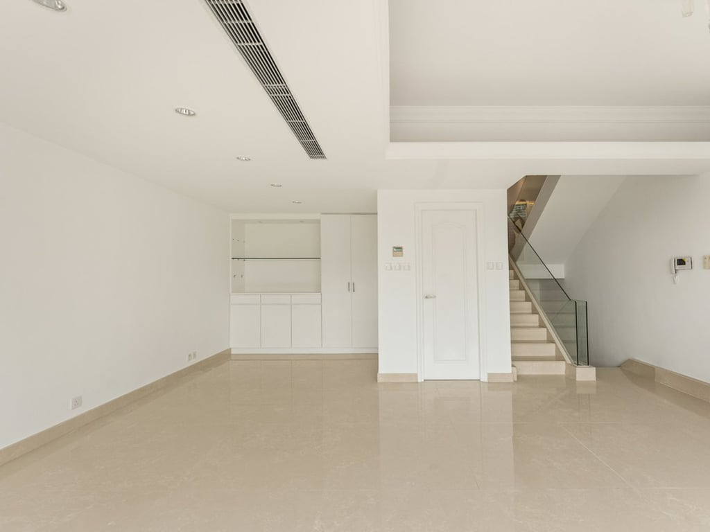 https://img.propertyraptor.com/cdn-cgi/imagedelivery/KD5bF_AFL0JDTbKLWF7z9g/ap8/ap8_001/hornet/prp/img/f899714f2524e085752657f3c200e42f-wtm.jpg/public