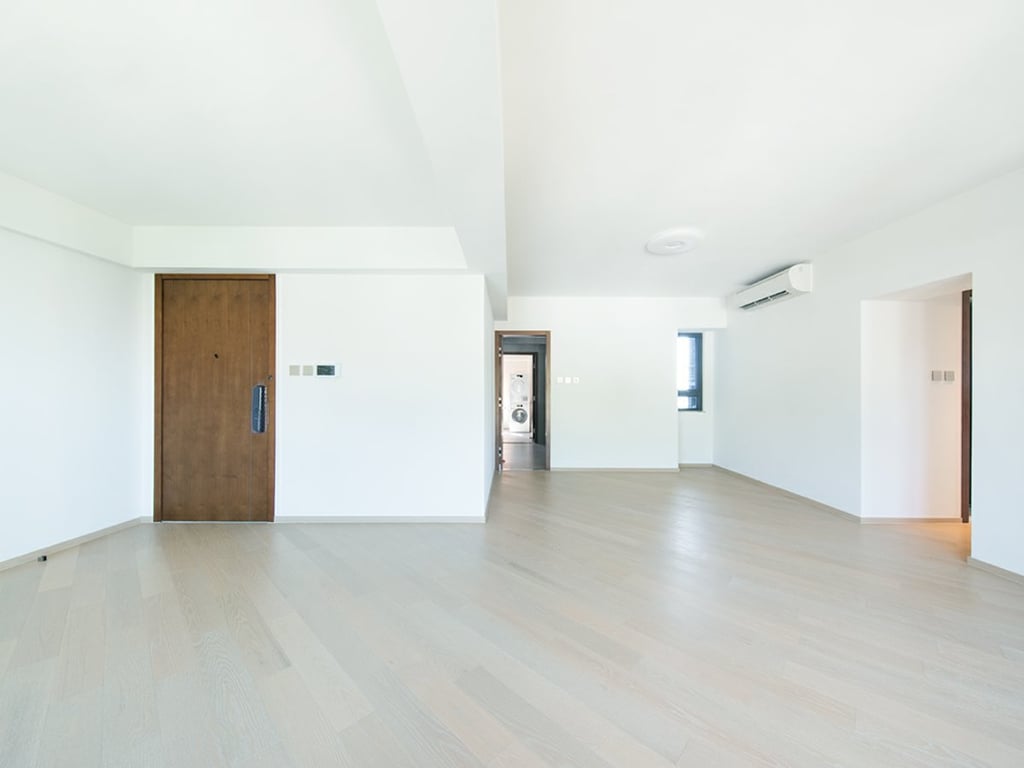 https://img.propertyraptor.com/cdn-cgi/imagedelivery/KD5bF_AFL0JDTbKLWF7z9g/ap8/ap8_001/hornet/prp/img/f8c00fd6f118bbc6576f517fbba9ca92.jpg/public