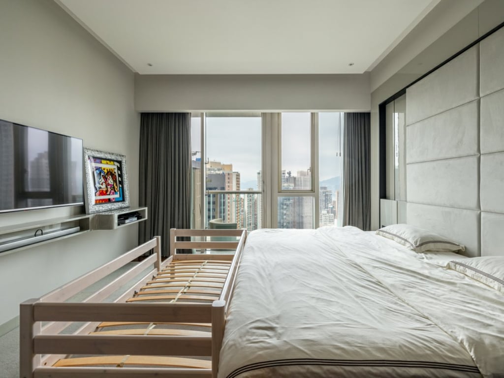 https://img.propertyraptor.com/cdn-cgi/imagedelivery/KD5bF_AFL0JDTbKLWF7z9g/ap8/ap8_001/hornet/prp/img/f8d2f8ebfb9f1219089d2c05cc9a15a2.jpg/public