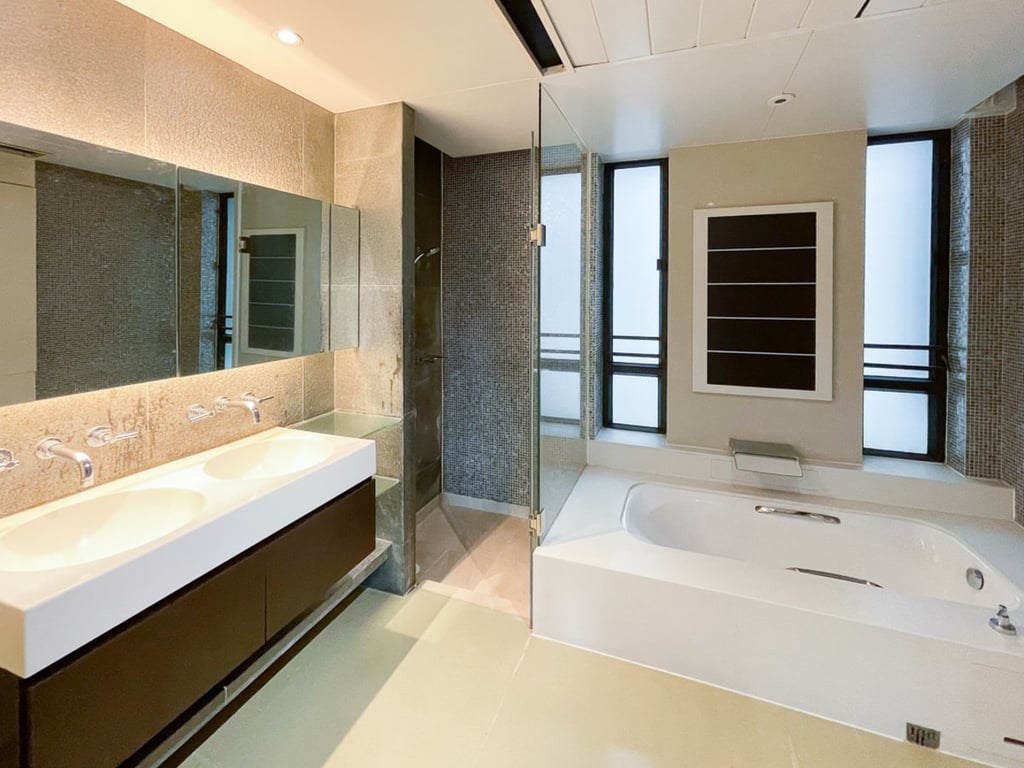 11 Macdonnell Road