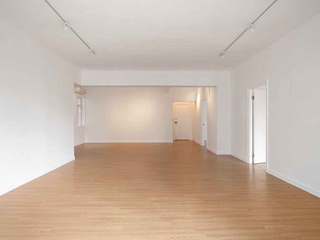 https://img.propertyraptor.com/cdn-cgi/imagedelivery/KD5bF_AFL0JDTbKLWF7z9g/ap8/ap8_001/hornet/prp/img/f931673b327c814f12692590e5ea6887.jpg/public