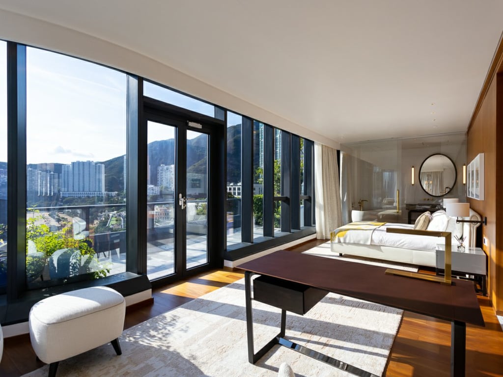 https://img.propertyraptor.com/cdn-cgi/imagedelivery/KD5bF_AFL0JDTbKLWF7z9g/ap8/ap8_001/hornet/prp/img/f93cf4ee3b50f3994b1e9e700b910f72.jpg/public