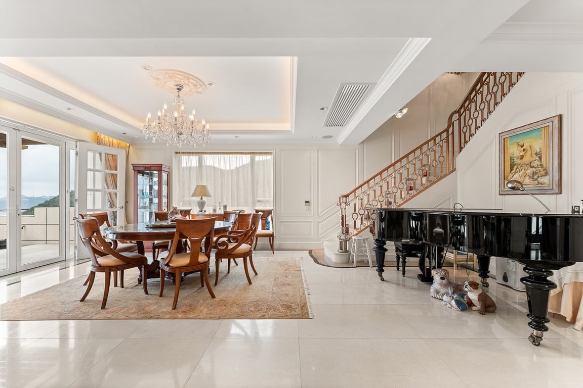 https://img.propertyraptor.com/cdn-cgi/imagedelivery/KD5bF_AFL0JDTbKLWF7z9g/ap8/ap8_001/hornet/prp/img/f93e65e3663db621e42ff775242a41e3-wtm.jpg/public