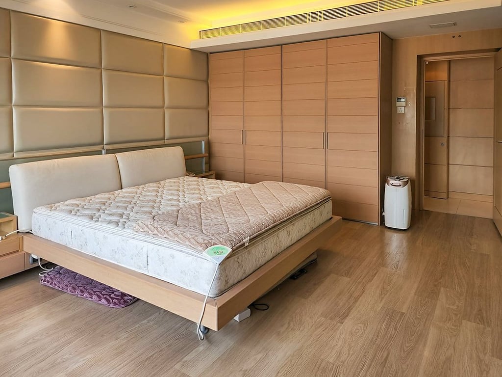 https://img.propertyraptor.com/cdn-cgi/imagedelivery/KD5bF_AFL0JDTbKLWF7z9g/ap8/ap8_001/hornet/prp/img/f95e8c1006a4380da0e7d90b8233af3a.jpg/public