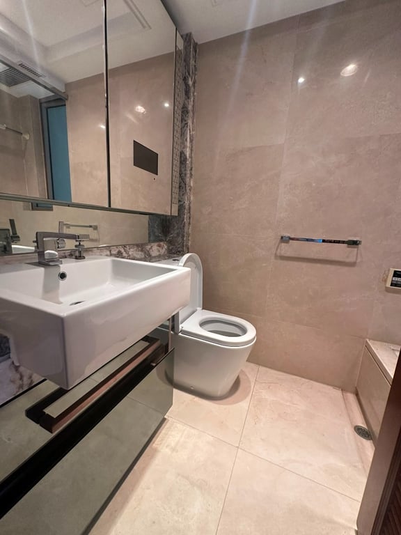 https://img.propertyraptor.com/cdn-cgi/imagedelivery/KD5bF_AFL0JDTbKLWF7z9g/ap8/ap8_001/hornet/prp/img/f9ac83c3bef99430db79f670fdc2a7e7-wtm.jpg/public