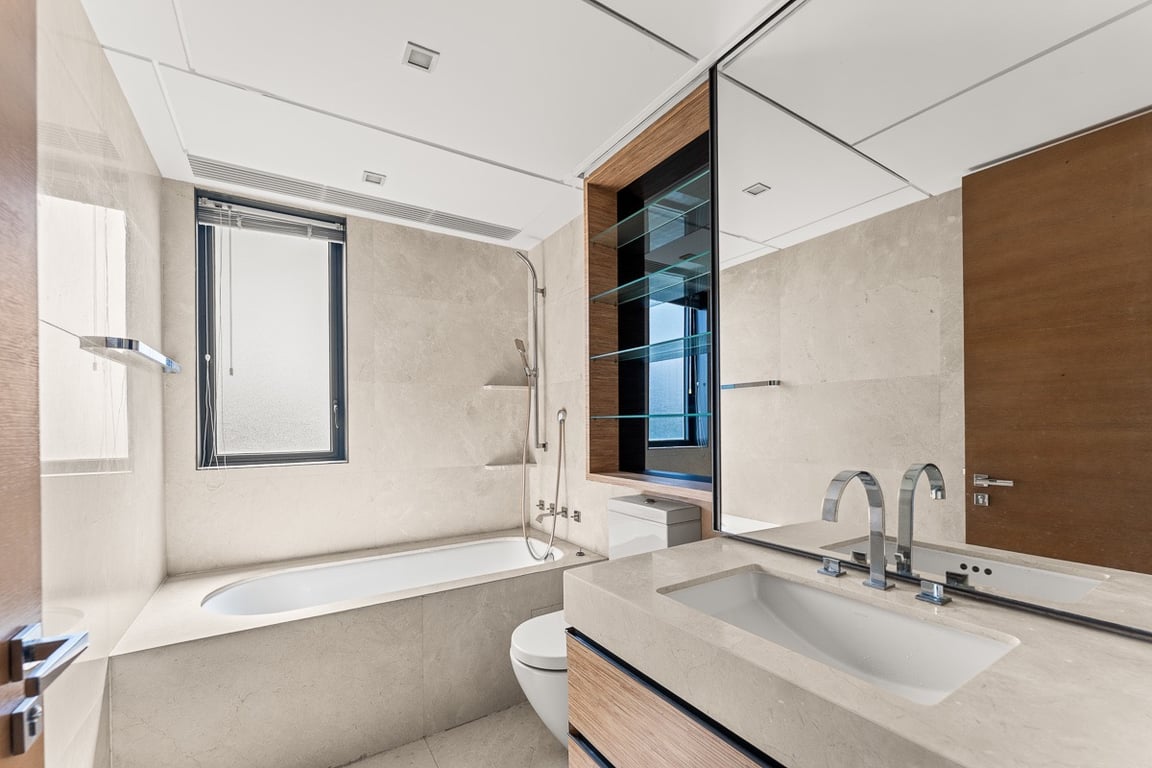 https://img.propertyraptor.com/cdn-cgi/imagedelivery/KD5bF_AFL0JDTbKLWF7z9g/ap8/ap8_001/hornet/prp/img/f9fdd5d7e5dd56fdcbce163da96e1778-wtm.jpg/public