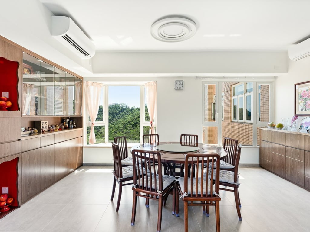 https://img.propertyraptor.com/cdn-cgi/imagedelivery/KD5bF_AFL0JDTbKLWF7z9g/ap8/ap8_001/hornet/prp/img/fa149d208a20eaec15f27371a1b21d22.jpg/public