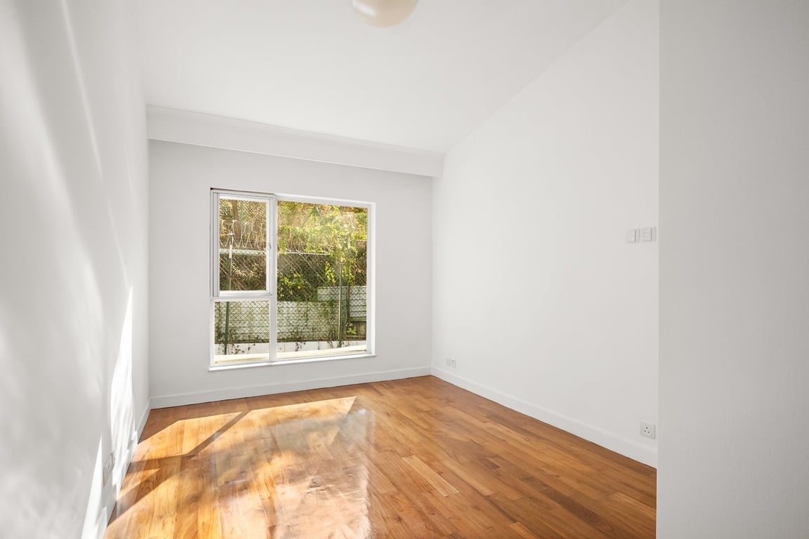 https://img.propertyraptor.com/cdn-cgi/imagedelivery/KD5bF_AFL0JDTbKLWF7z9g/ap8/ap8_001/hornet/prp/img/fa1c64a630fd529e7e980e656592436f-wtm.jpg/public