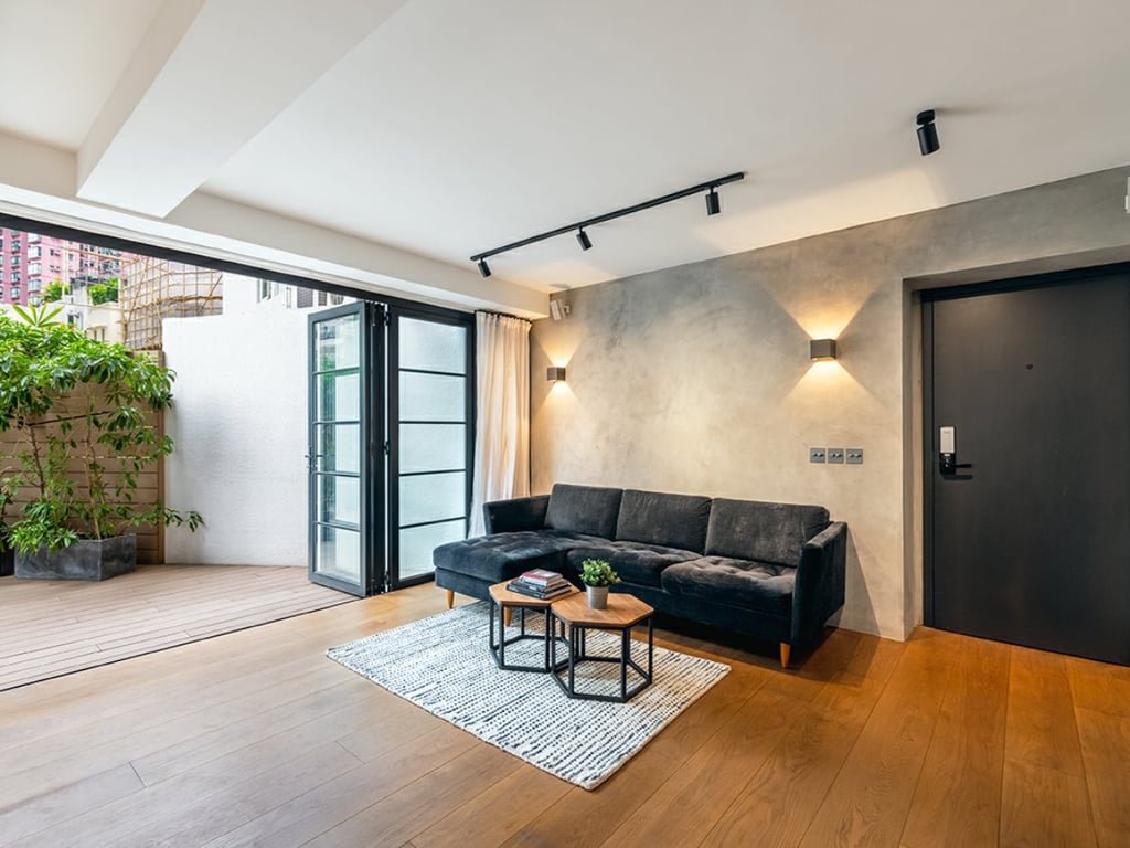 https://img.propertyraptor.com/cdn-cgi/imagedelivery/KD5bF_AFL0JDTbKLWF7z9g/ap8/ap8_001/hornet/prp/img/fa4f9f211d40d4194ec9ef3f1cfbdd2e.jpg/public