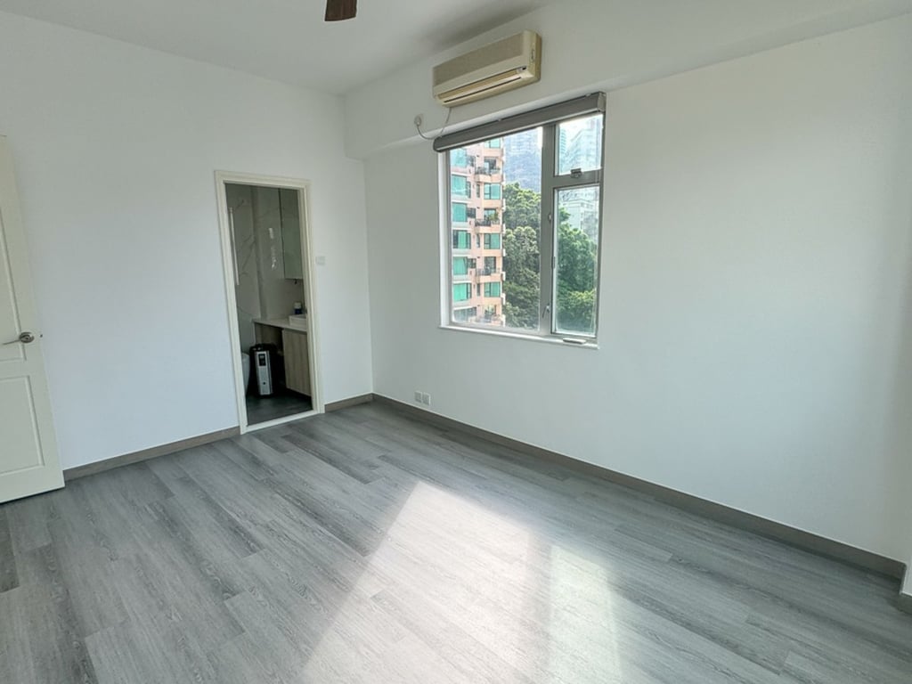 https://img.propertyraptor.com/cdn-cgi/imagedelivery/KD5bF_AFL0JDTbKLWF7z9g/ap8/ap8_001/hornet/prp/img/fa574c4b2b85acb72c74d62c4a67d8aa.jpg/public