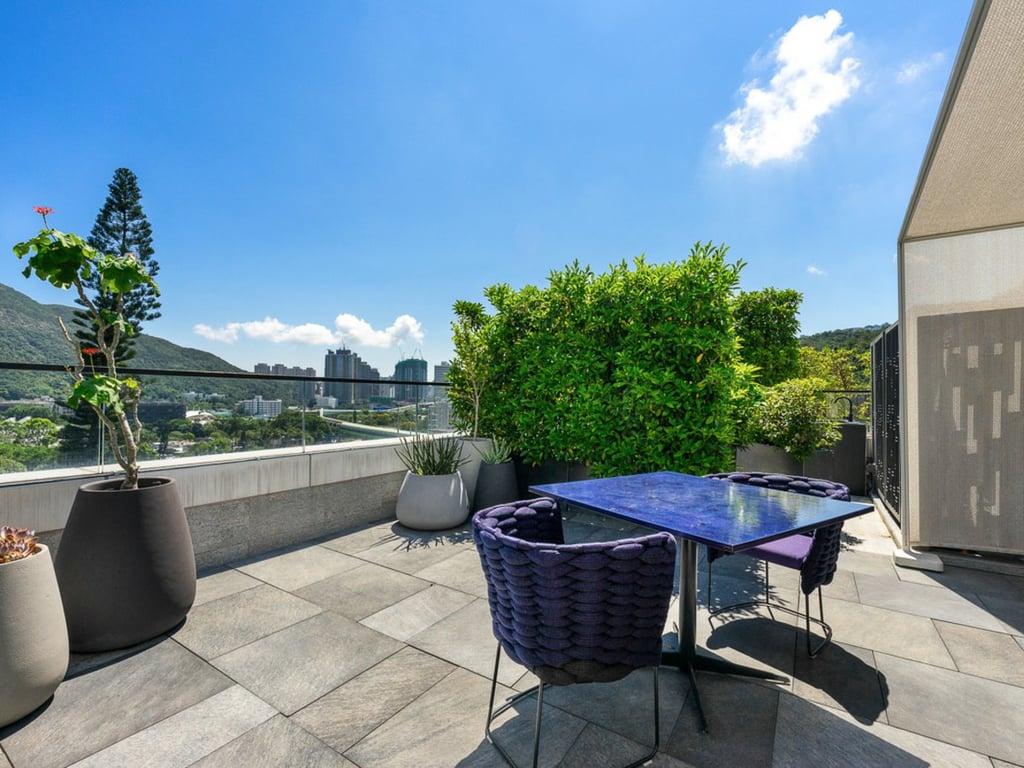 https://img.propertyraptor.com/cdn-cgi/imagedelivery/KD5bF_AFL0JDTbKLWF7z9g/ap8/ap8_001/hornet/prp/img/fa5e9e172b1c5556538a09d4f7813819.jpg/public