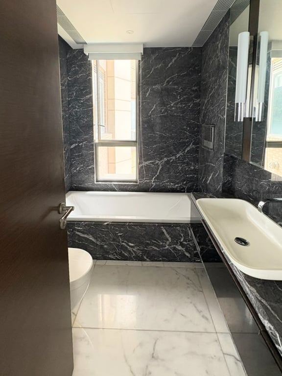https://img.propertyraptor.com/cdn-cgi/imagedelivery/KD5bF_AFL0JDTbKLWF7z9g/ap8/ap8_001/hornet/prp/img/fac1b630ab9108664a930c4cfd73adcd-wtm.jpg/public