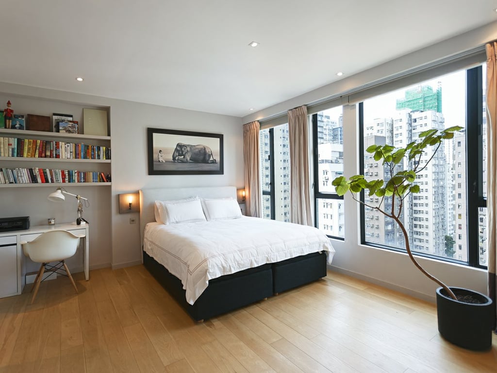 https://img.propertyraptor.com/cdn-cgi/imagedelivery/KD5bF_AFL0JDTbKLWF7z9g/ap8/ap8_001/hornet/prp/img/fad52681fe3e2581fa3e9834391f01c1.jpg/public