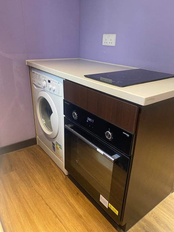 https://img.propertyraptor.com/cdn-cgi/imagedelivery/KD5bF_AFL0JDTbKLWF7z9g/ap8/ap8_001/hornet/prp/img/fad8a2a1ed972e2a1beeeb1bda8669b7-wtm.jpg/public